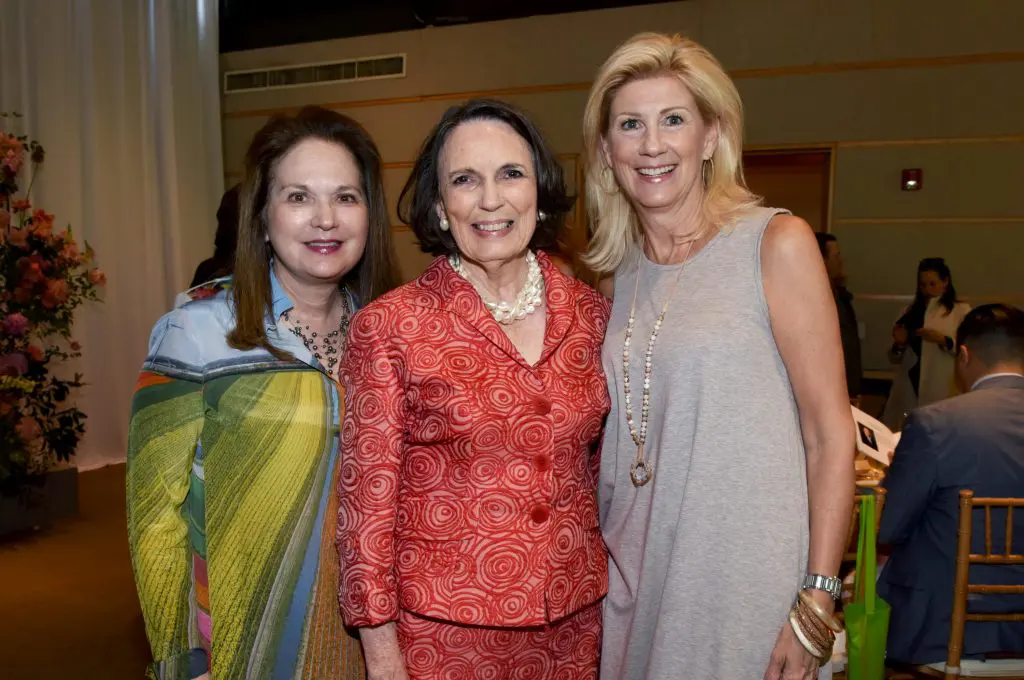Gloria Snead, Kaki Hopkins, Lea Anne Laughlin