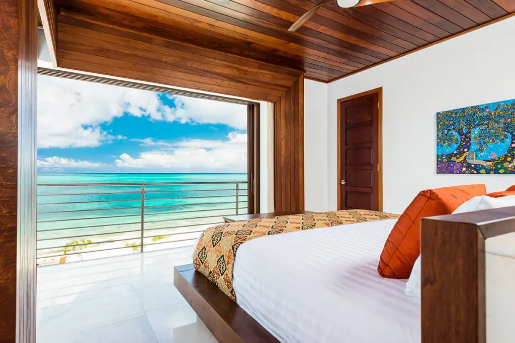 You don't even have to leave the lap of luxury of Beach Kandi to see the clear waters of Turks & Caicos. 
