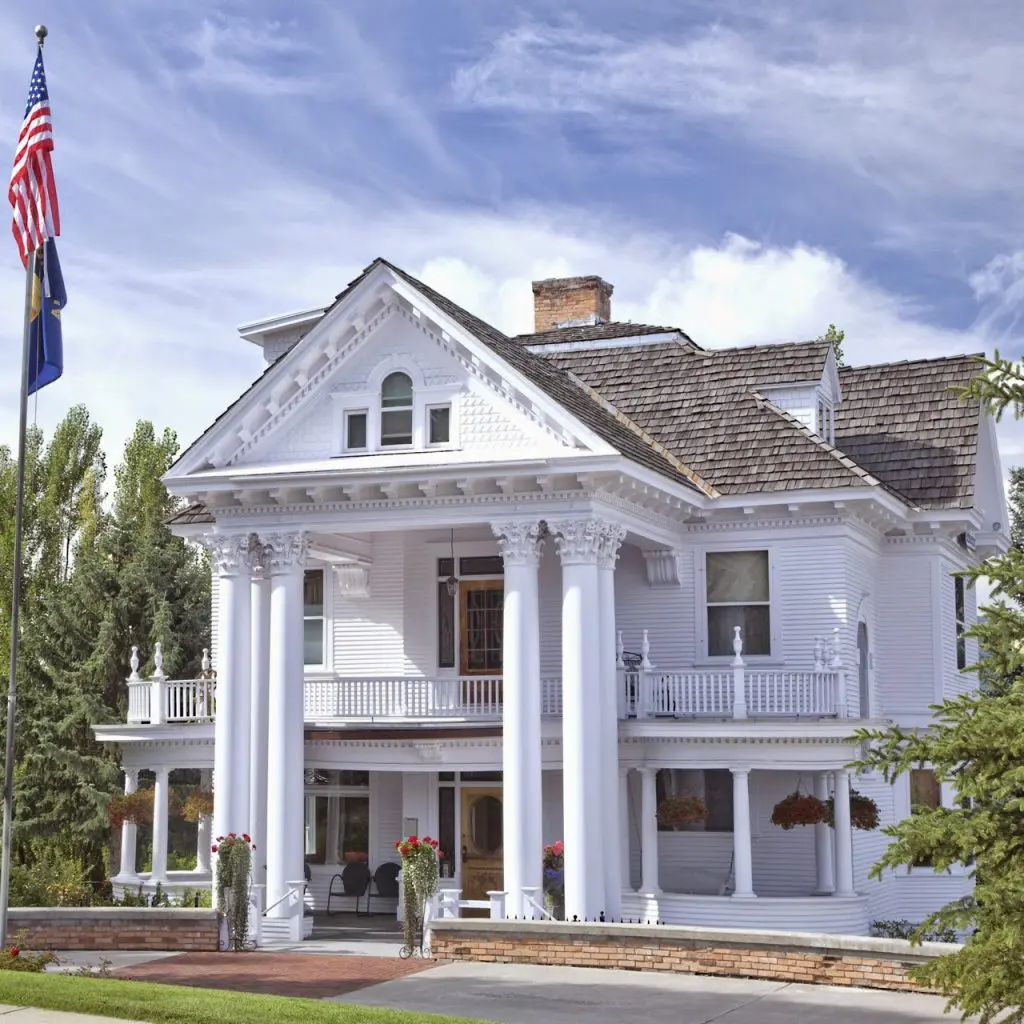 The Gibson Mansion presents a striking scene.