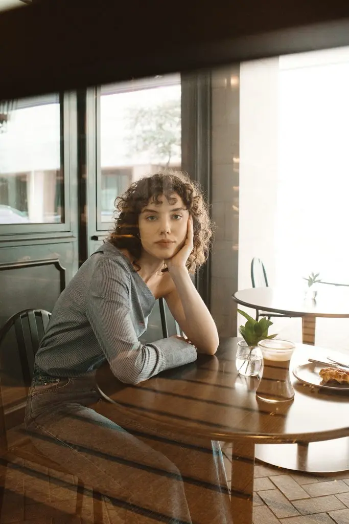 Is a one-shouldered top office appropriate? It's 2018 and I say yes. 