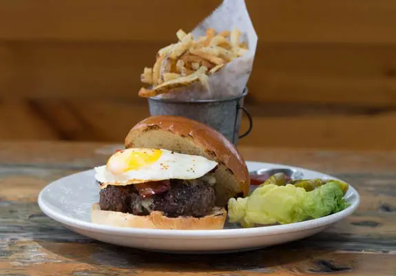 Boulevardier brings a little French style to Dallas burgers.