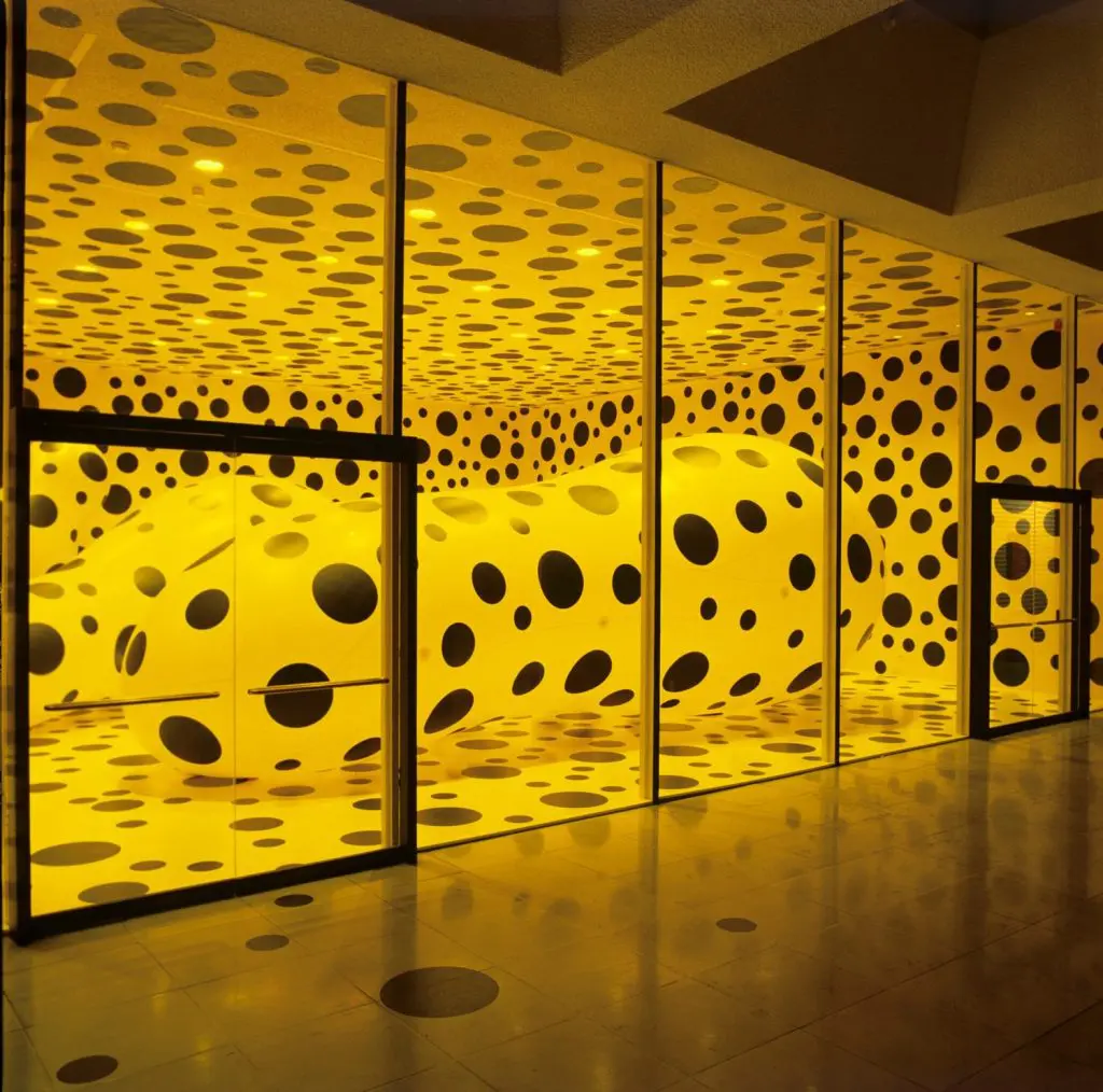 Yayoi Kusama 
Dots Obsession
September 18 - November 2, 1997 
Rice University Art Gallery
