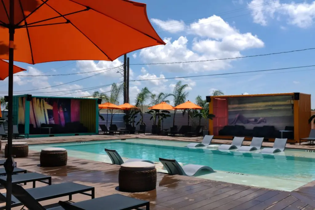 Sexy New Pool Bar Cannonballs Into Houston With Private Club Visions: A Drink and a Splash