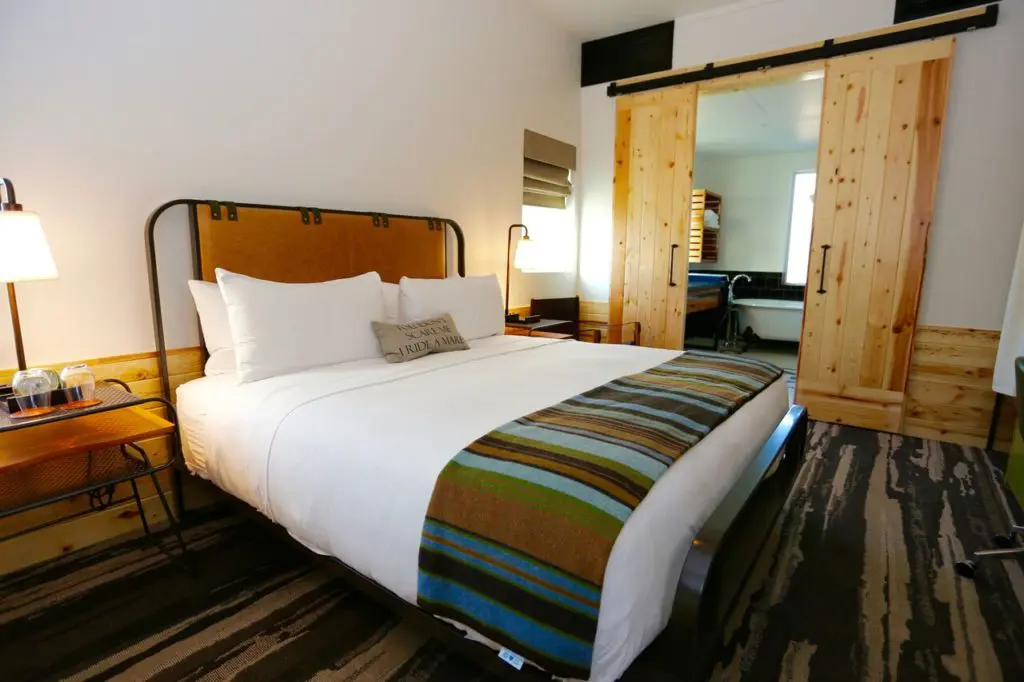 Cavalry Court offers the standard rooms, called The Quarters, and the deluxe rooms called The Barracks. 
