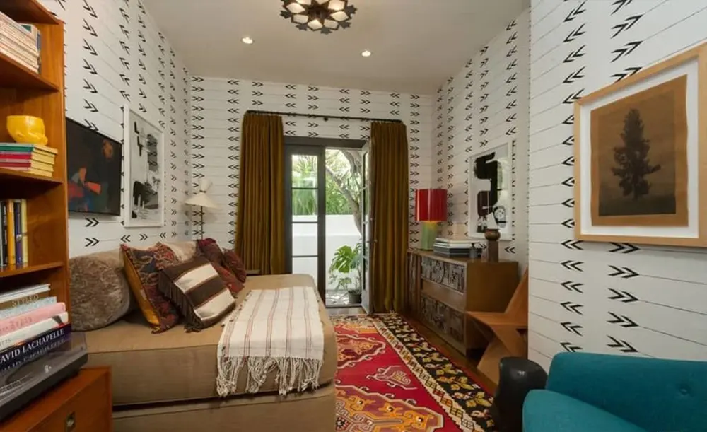 On en suite bedroom is located downstairs. 