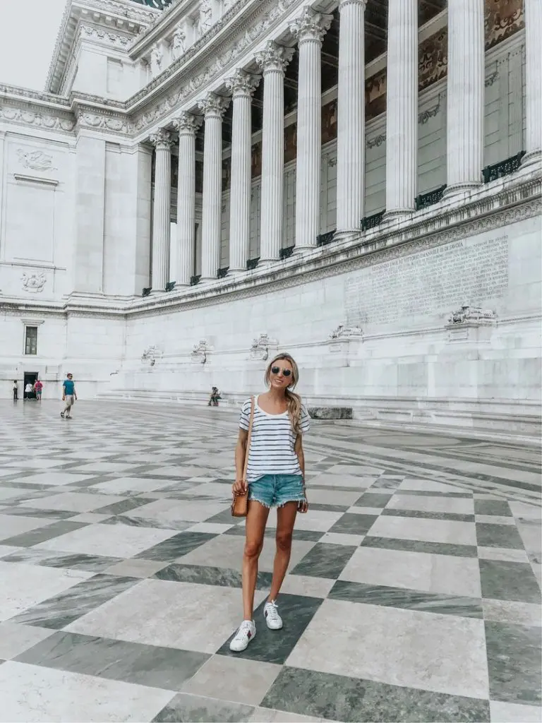 Fashion blogger Dani Austi