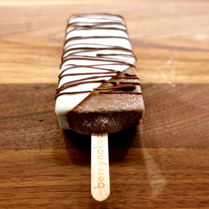 Berry Naked offers popsicles that can be dipped in chocolate, acai bowls and healthy sundae bowls without the ice cream. 