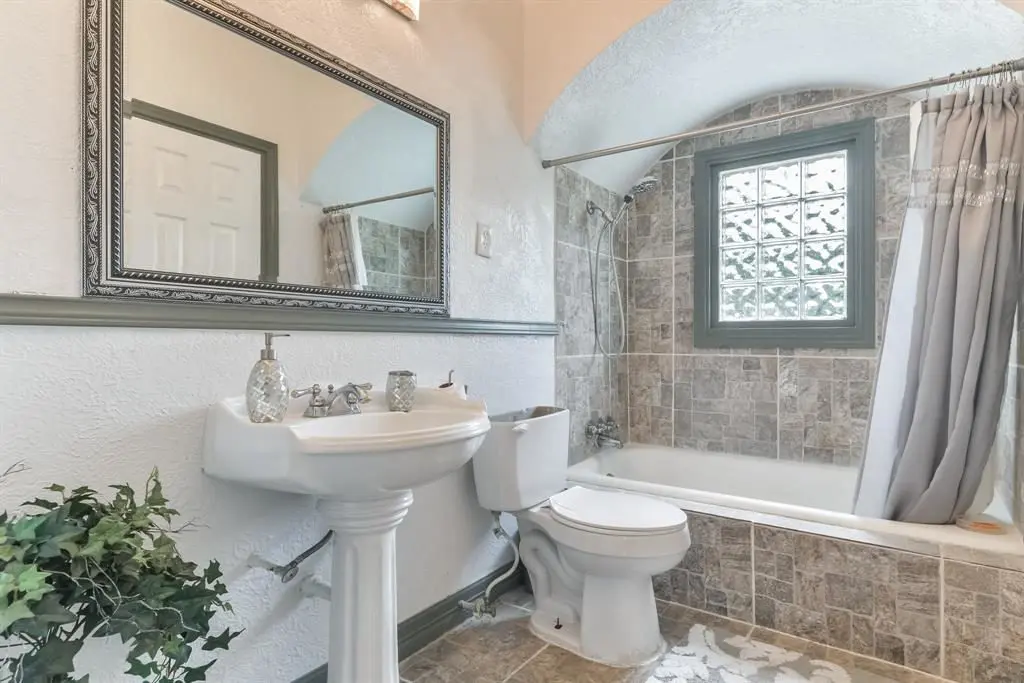 The home features three bathrooms. 