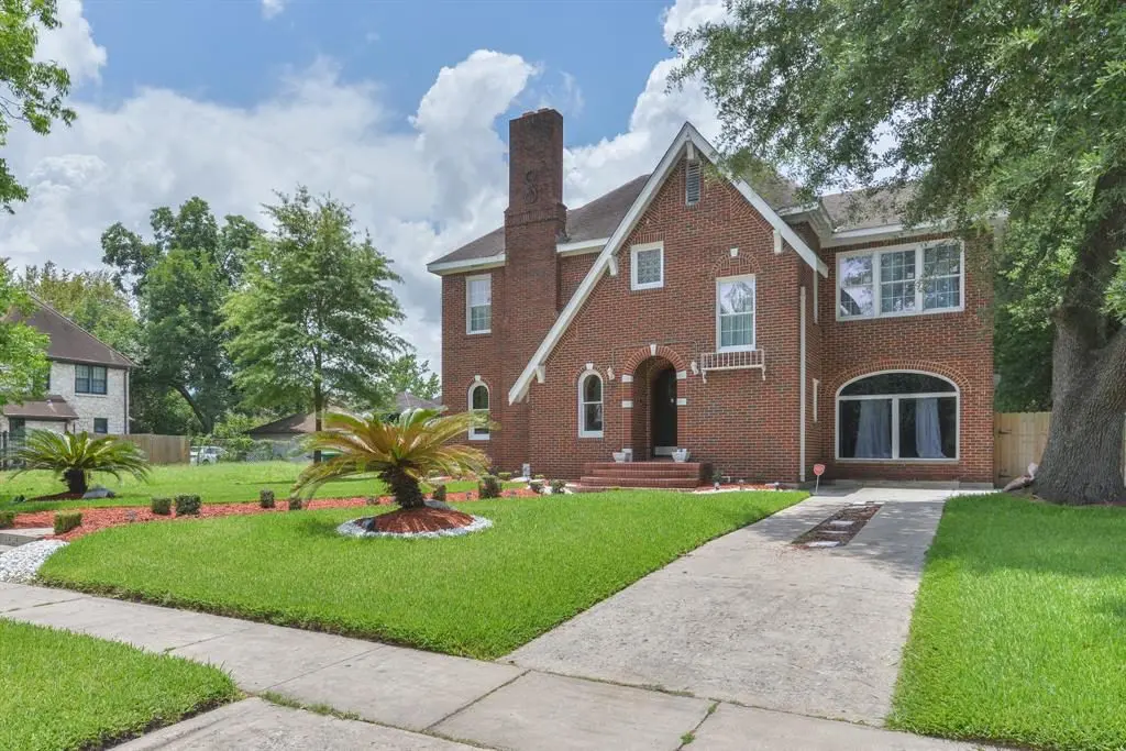 The home is going for $500,000. 
