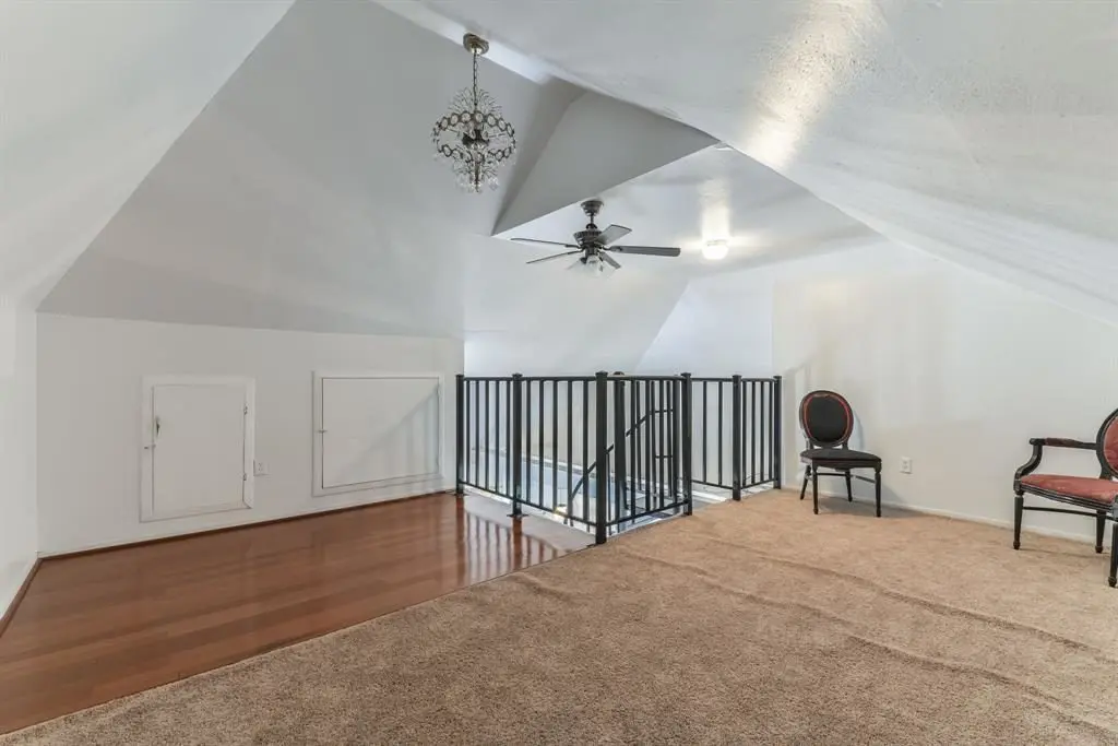 We can imagine little Bey playing on the loft. 