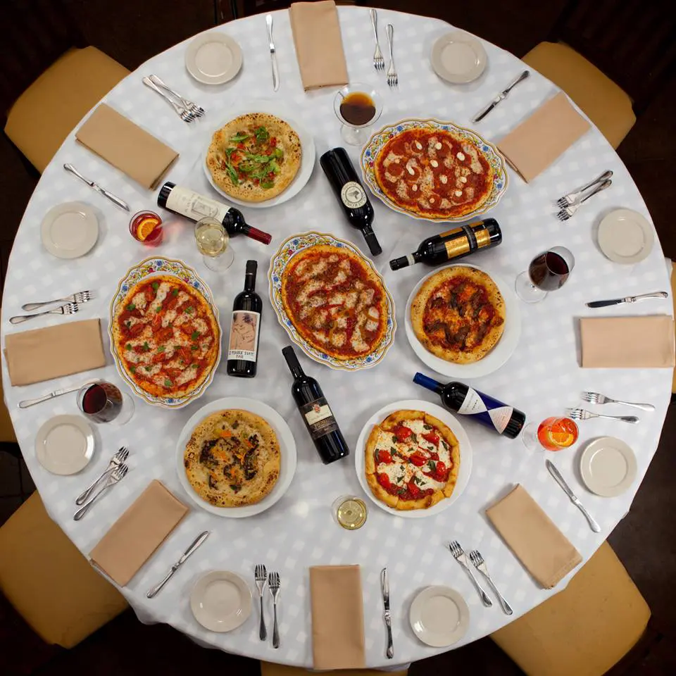 Ciao Bello's closing was announced less than two weeks after the news about Vallone's. 