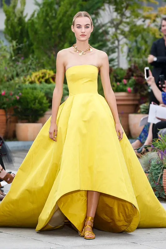Oscar de la Renta spring summer 19 at New York Fashion Week.