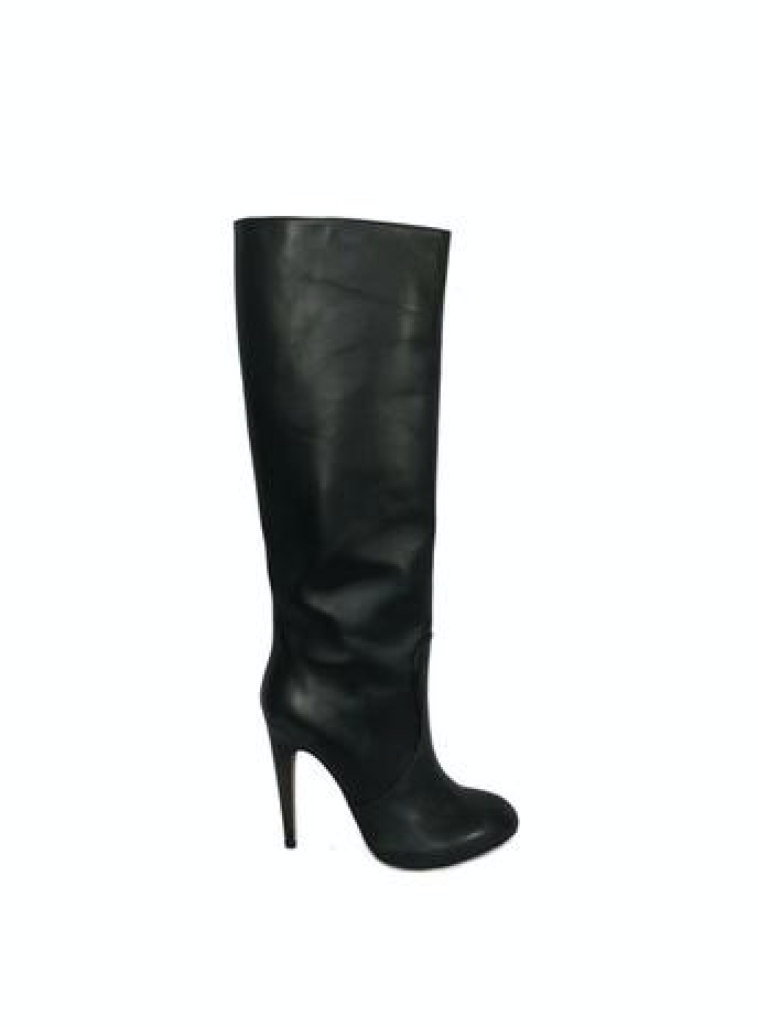<a href=“http://www.thelittlebirdinc.com/products/brioni-40-leather-boots”> Brioni 40 Leather Boots, $395.00</a>

