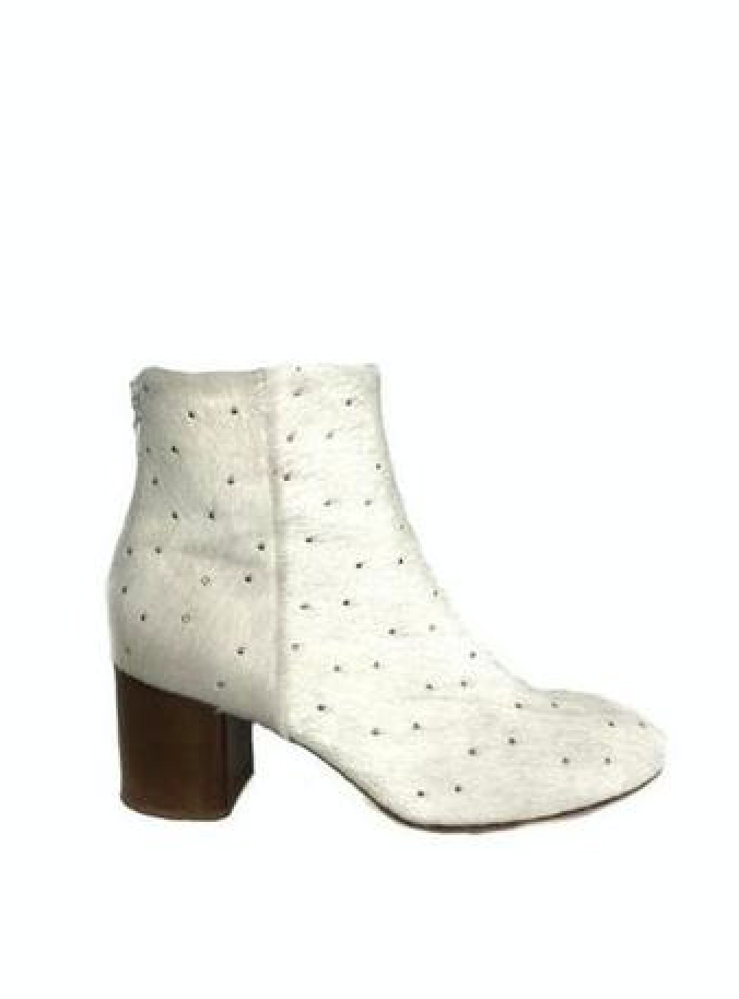 
<a href=“http://www.thelittlebirdinc.com/collections/booties/products/rag-and-bone-size-37-drea-studded-calf-hair-booties”> Rag and Bone Size 37 "Drea" Studded Calf Hair Booties, $395.</a>
