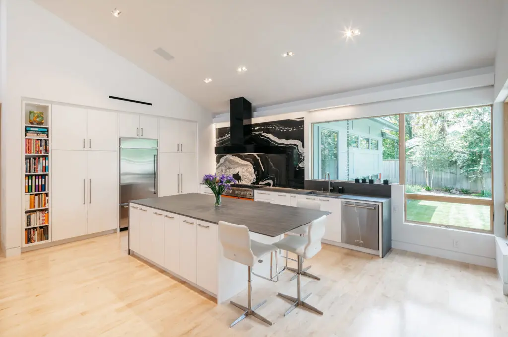 8725 Banzer, RD Architecture