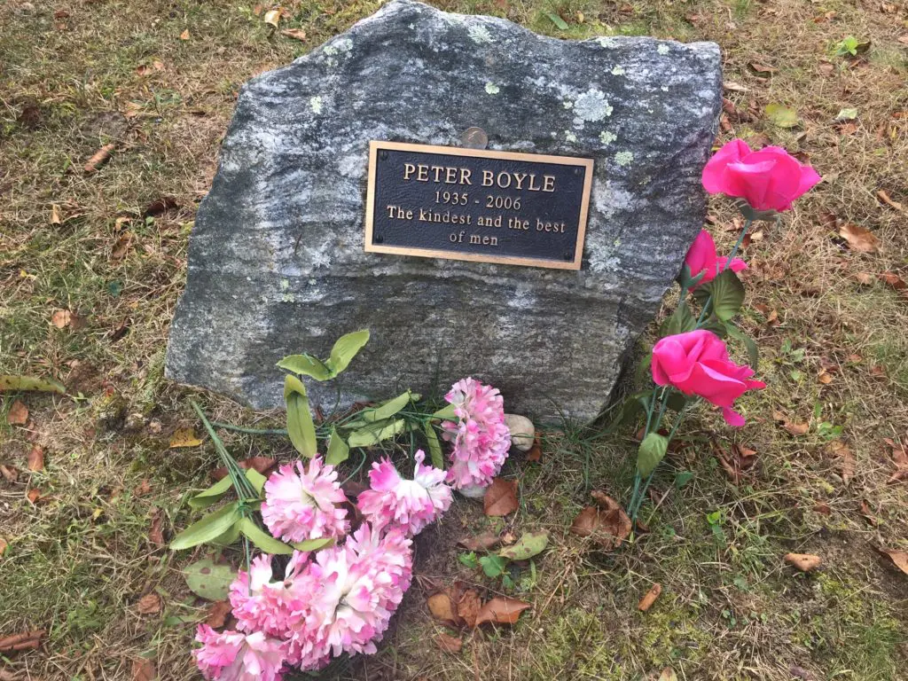 Actor Peter Boyle rests amid the art-world luminaries at Green River Cemetery.