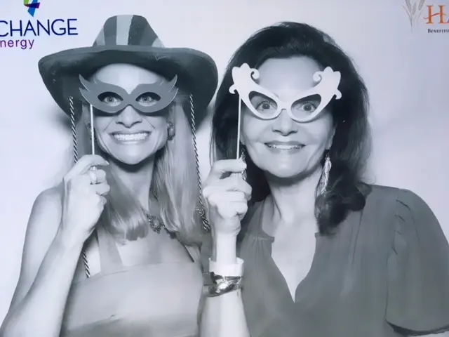 Maggie Kipp, Melinda Knowles