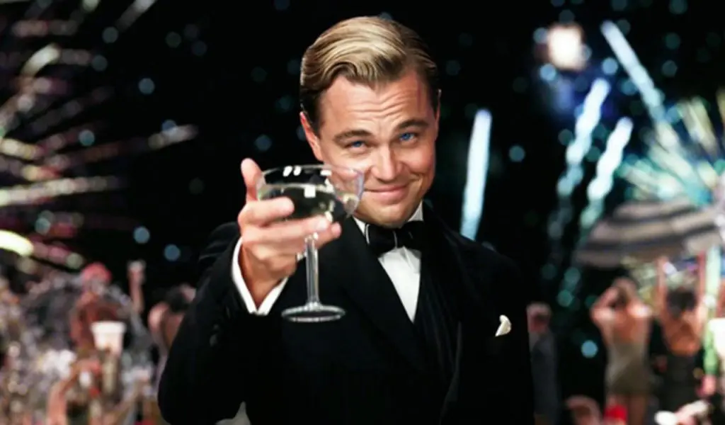 Telling the rich from the super rich is a skill of its own. As The Great Gatsby or Leo both know.