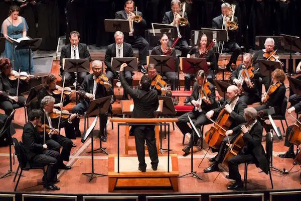The Houston Symphony brings its own holiday magic.
