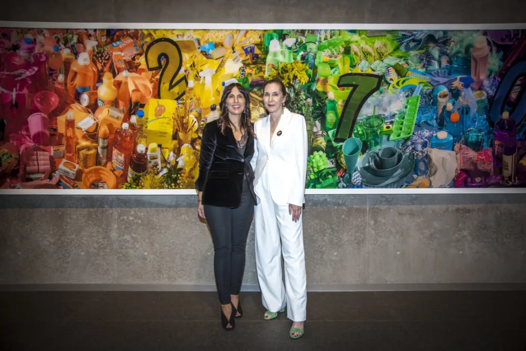 Andrea Karnes, Laurie Simmons (Photo by Kim Leeson)