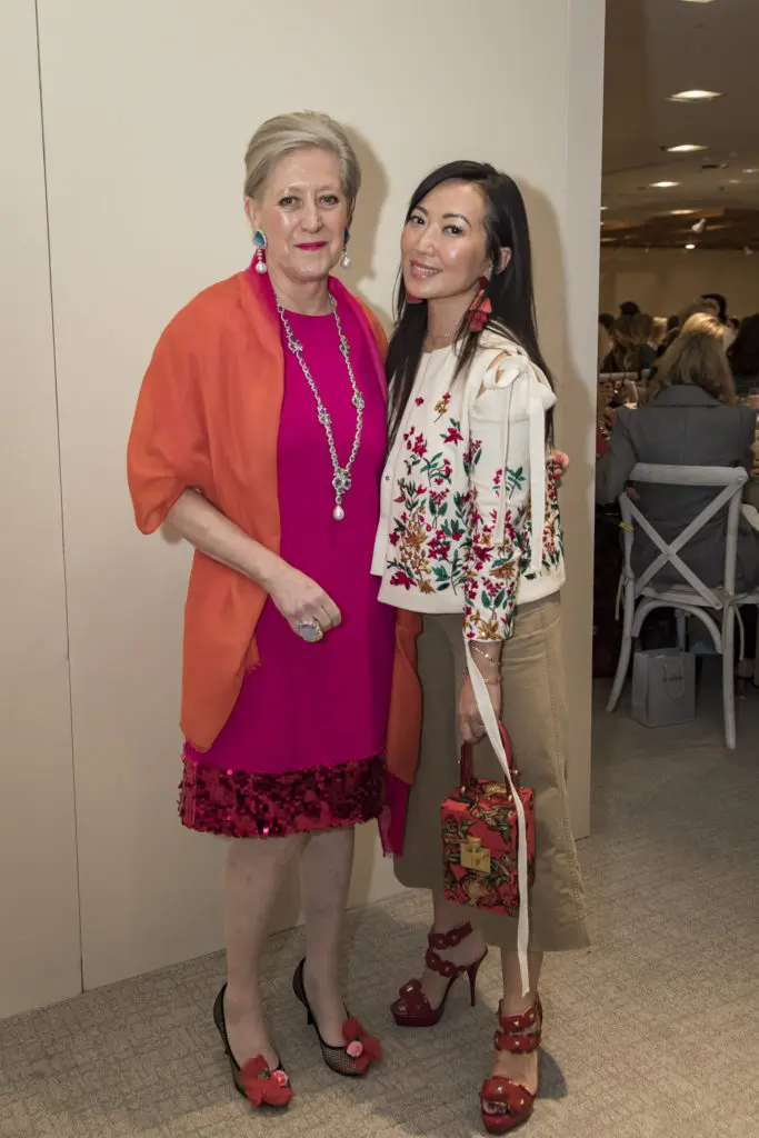 Margot McKinney, Tina Craig