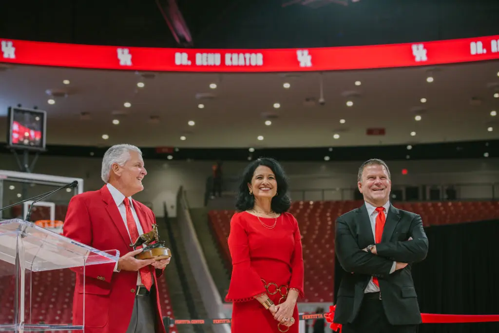 Bill Worrell played emcee for Renu Khator and Tilman Fertitta's big moment. (Photo courtesy University of Houston.)