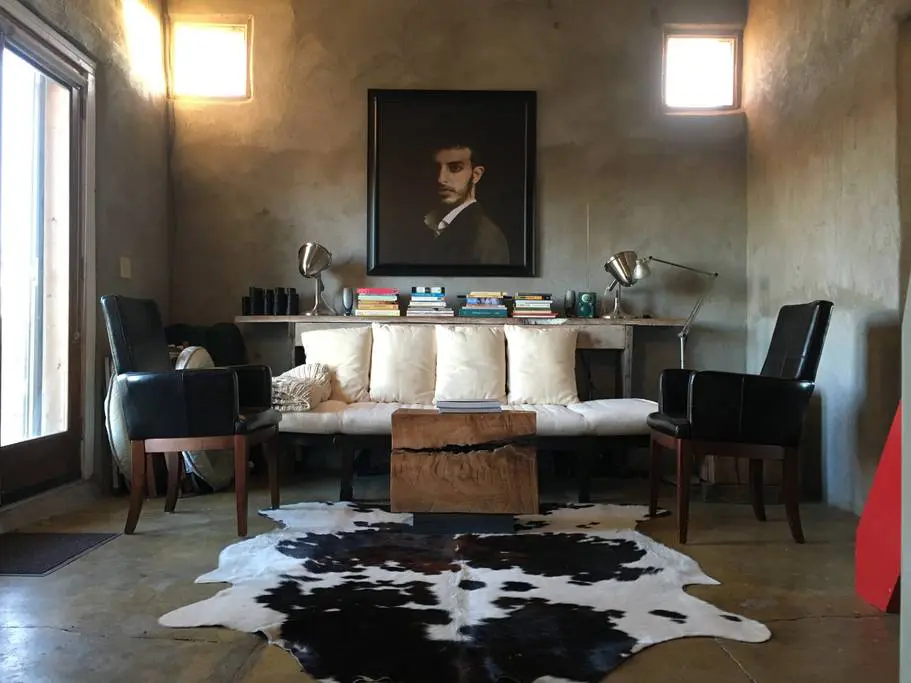 Soak in the West Texas skies in this stunning Marfa experience on the edge of town. 