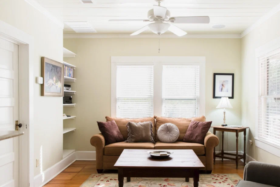 Texas’ Best Airbnb Rentals — Amazing Finds For Under $130 a Night: Cottages, Cabins, Airstreams, Farm Houses and More
