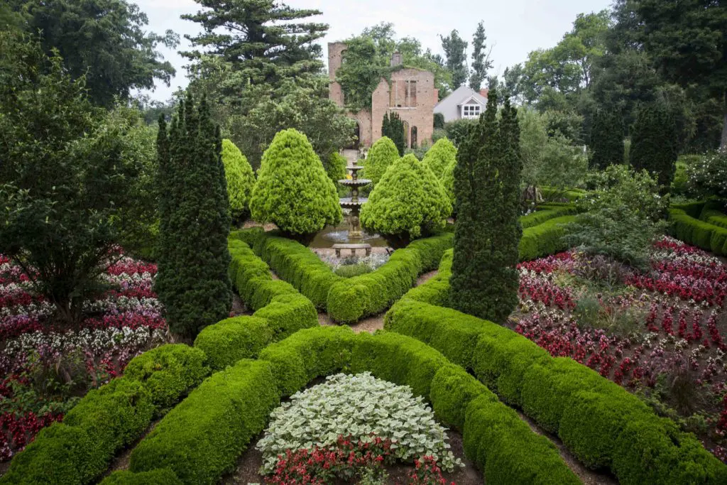 Barnsley Resort brings a green scene.