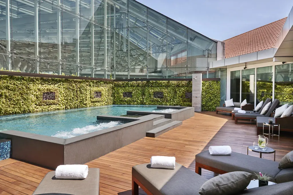 The salt water relaxation pool at the Capitol Kempenski Hotel in Singapore City
