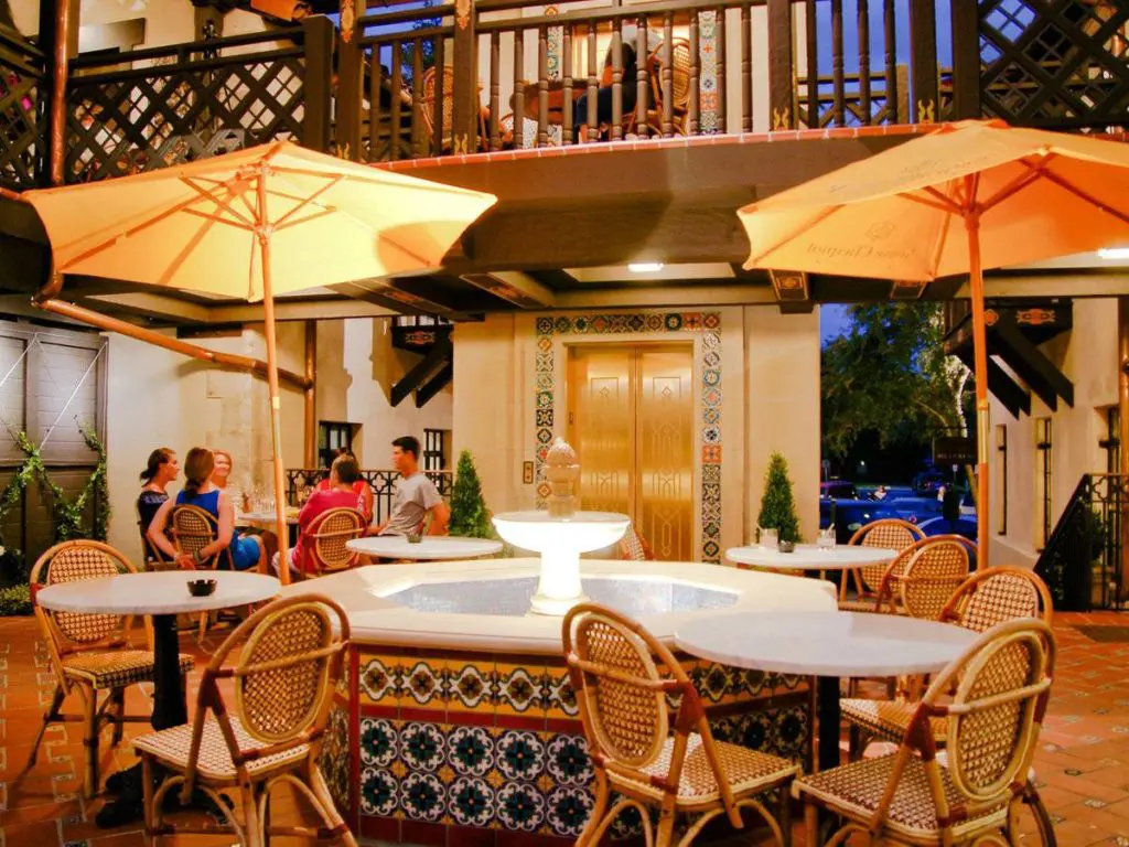 Lounge 31 belongs on the best sushi in Dallas list. No, really.
