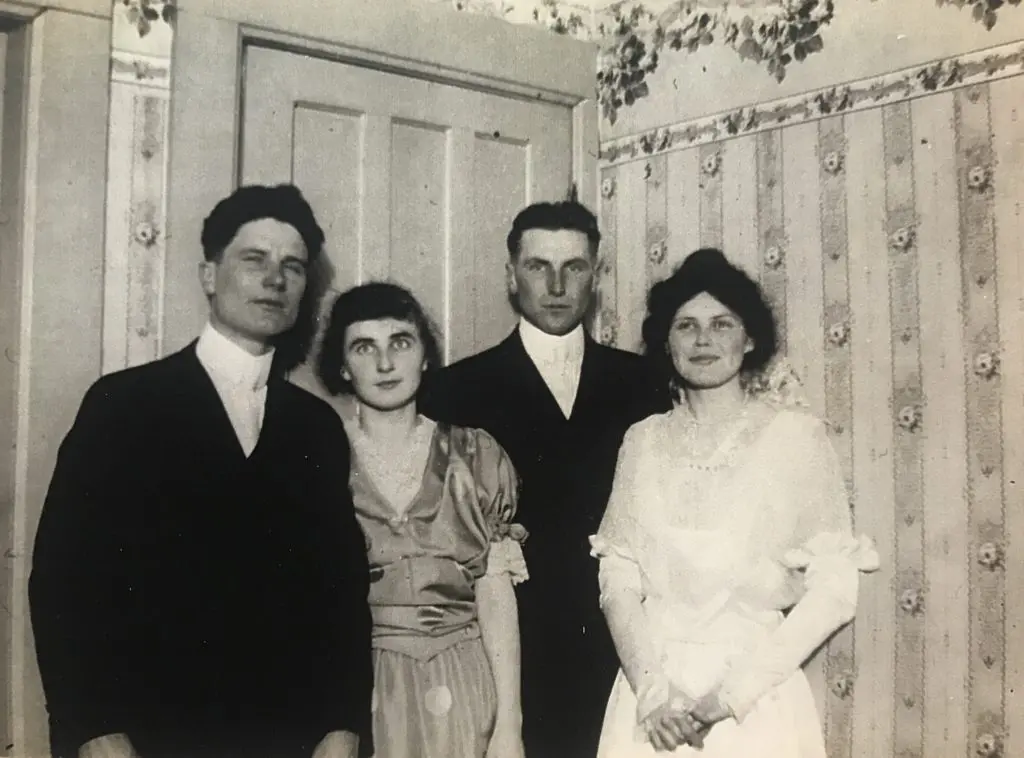 Wedding day for Shirley Keyes and Lewell Thompson. Newlyweds on the right.
