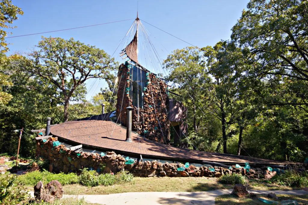 Bavinger House, Norman, Oklahoma, 1950-1955, no longer extant. The author characterized this house as "the most amazing work of residential architecture I had ever encountered." (Photo by Anthony V. Thompson)