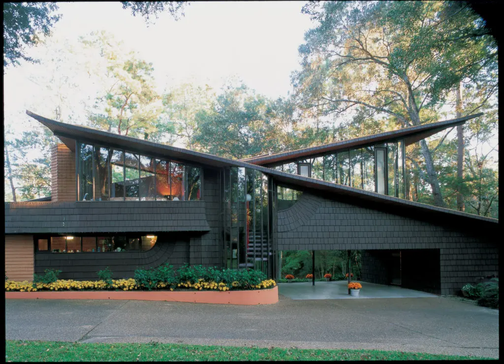 Durst-Gee House side view, showing addition from 1978-1981 on the right.