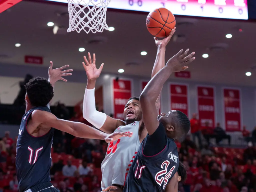 Breaon Brady fights for the University of Houston inside. (Photo by F. Carter Smith.)