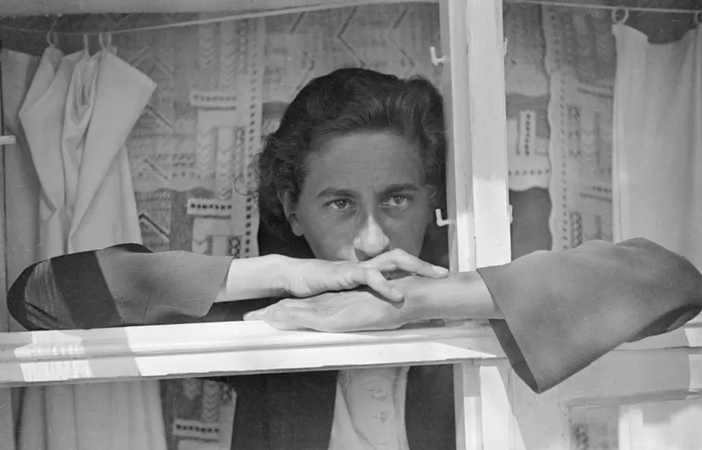 Pioneering Woman Designer Overcame Obstacles to Change Textiles Forever — and Bring the Wow Factor to a Texas Temple