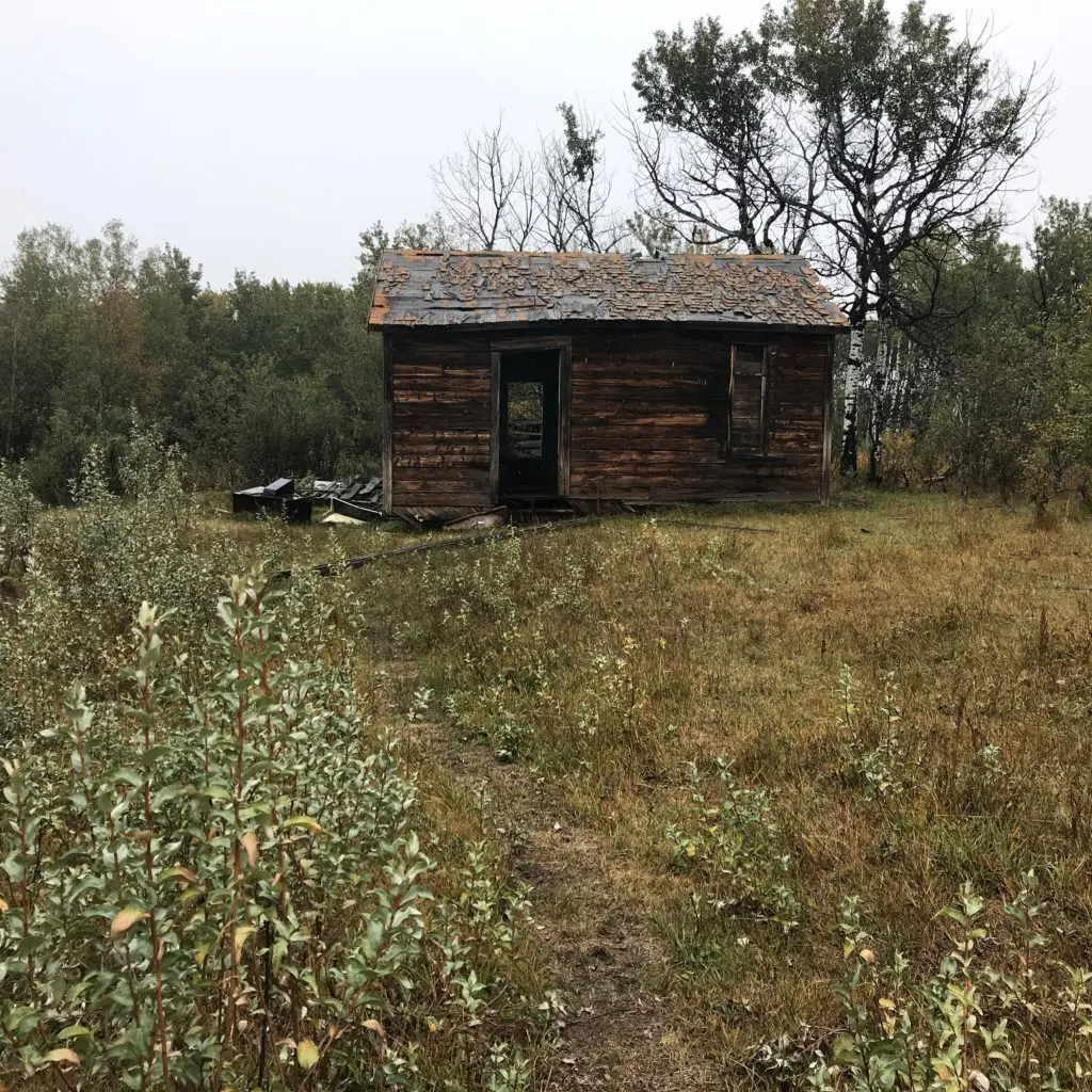 Lewell and Shirley Thompson's home on the prairie, 1916-1924, now abandoned. (Photo by Mary Margaret Hansen )