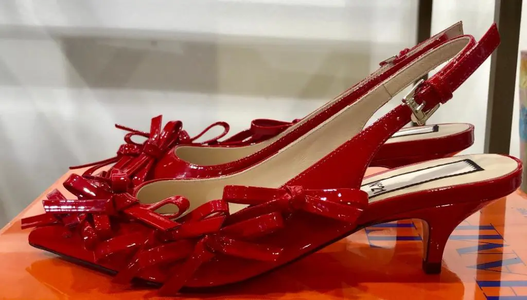 Loving the Kitten Heel — The Slender, Curved Shoes are Hot Again