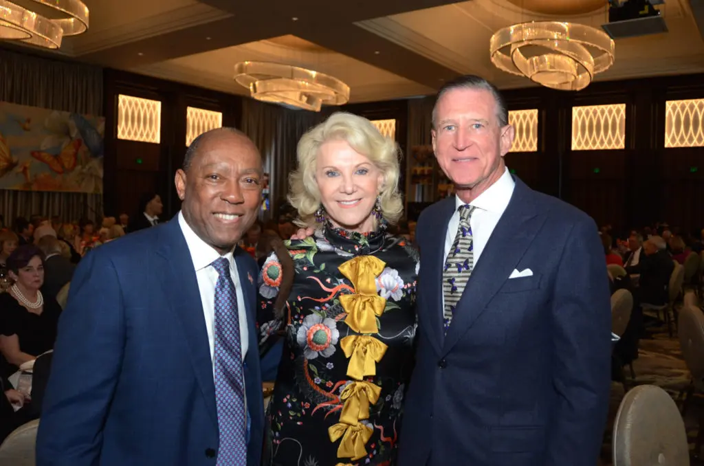 Sylvester Turner, Elaine Wynn, Charles Tate at the Communities in Schools dinner at The Post Oak Hotel. (Photo by Roswitha Vogler)
