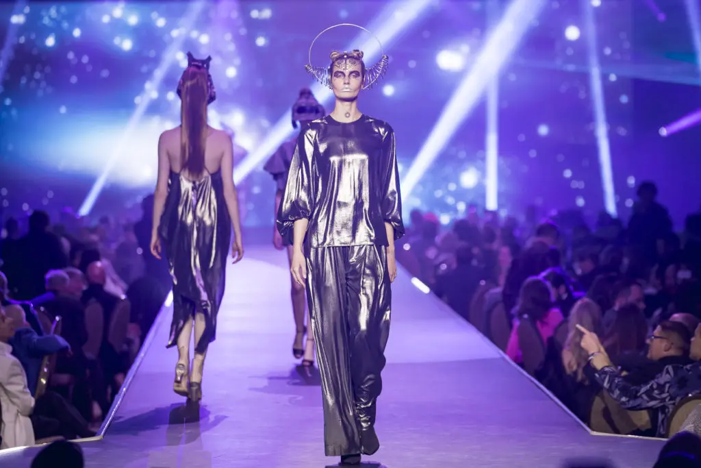 DIFFA's runway rocks. (Photo by Joseph Brewster, Thomas Garza)