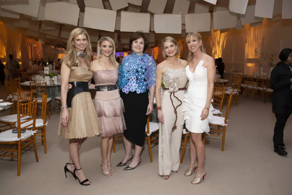 Chair Blakely Griggs, chair Stephanie Cockrell, Menil director Rebecca Rabinow, chair Bridget Wade, chair Caroline Finkelstein at Studio Menil's Paper Ball (Photo by Jenny Antill Clifton)