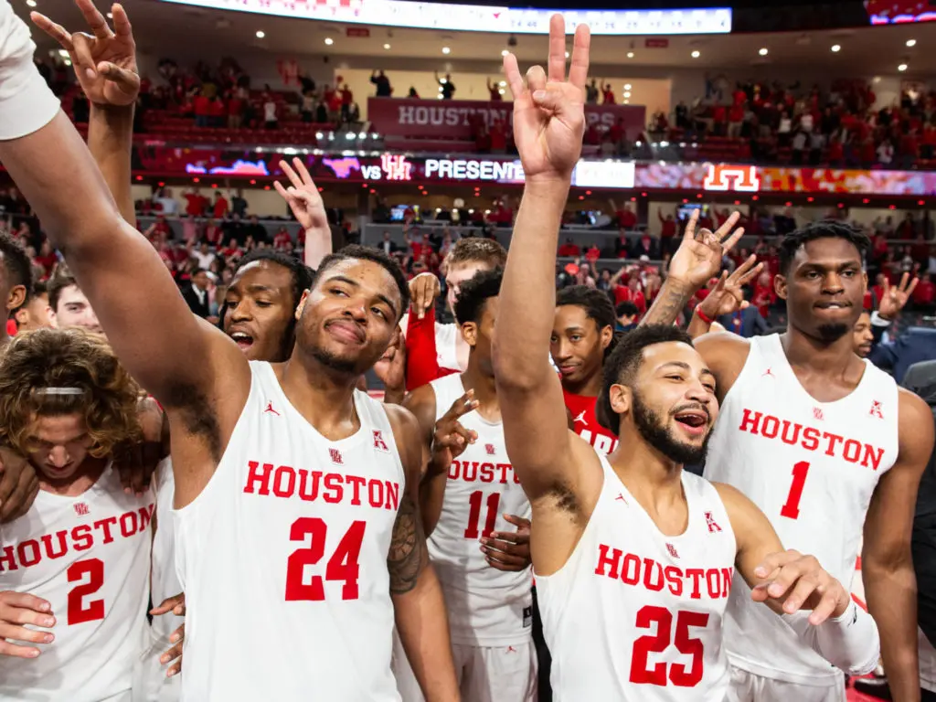 Kelvin Sampson Surprises Houston Players With Sweetest Squirt Gun Fight Celebration Ever