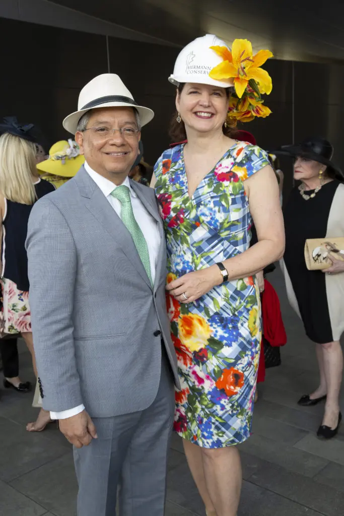 David Ruiz, Doreen Stoller at the Hermann Park Conservancy 'Hats in the Park' luncheon.  (Photo by Jenny Antill Clifton)