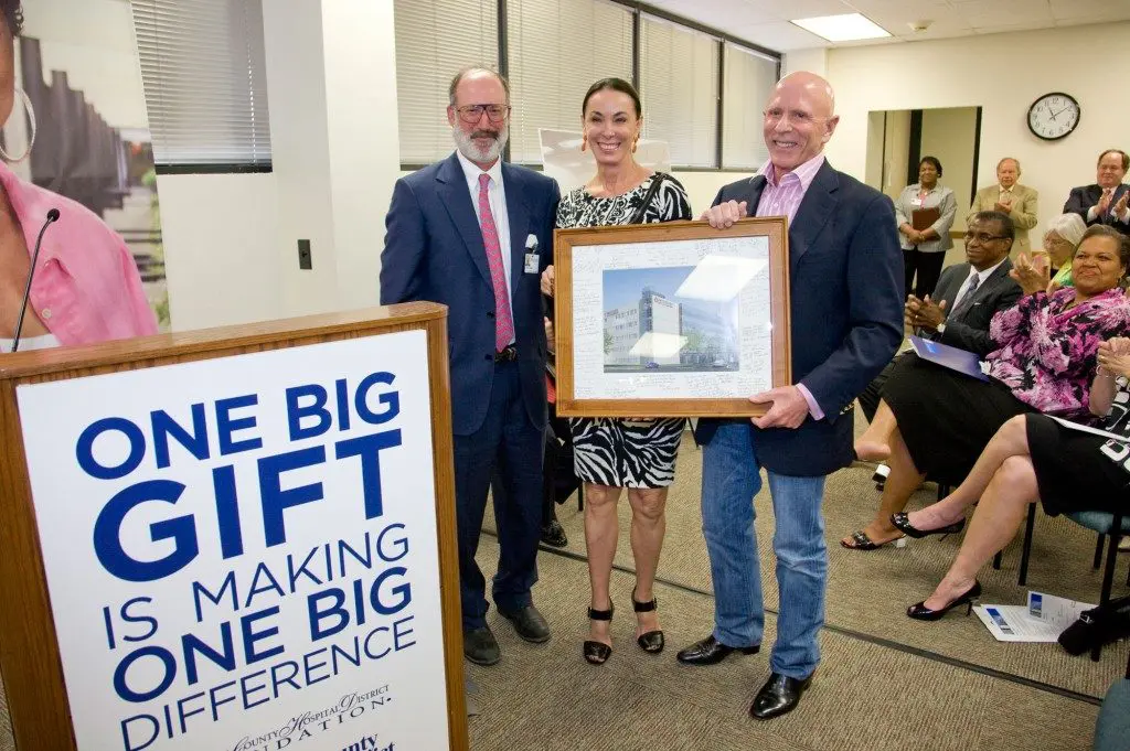 Lester & Sue Smith at the announcement of the Smith Clinic at Harris County Hospital District.