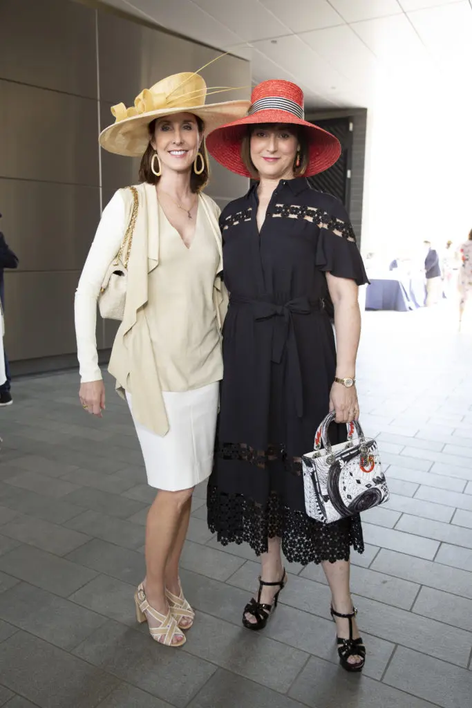 Phoebe Tudor, Leigh Smith at the Hermann Park Conservancy 'Hats in the Park' lunch. (Photo by Jenny Antill Clifton)