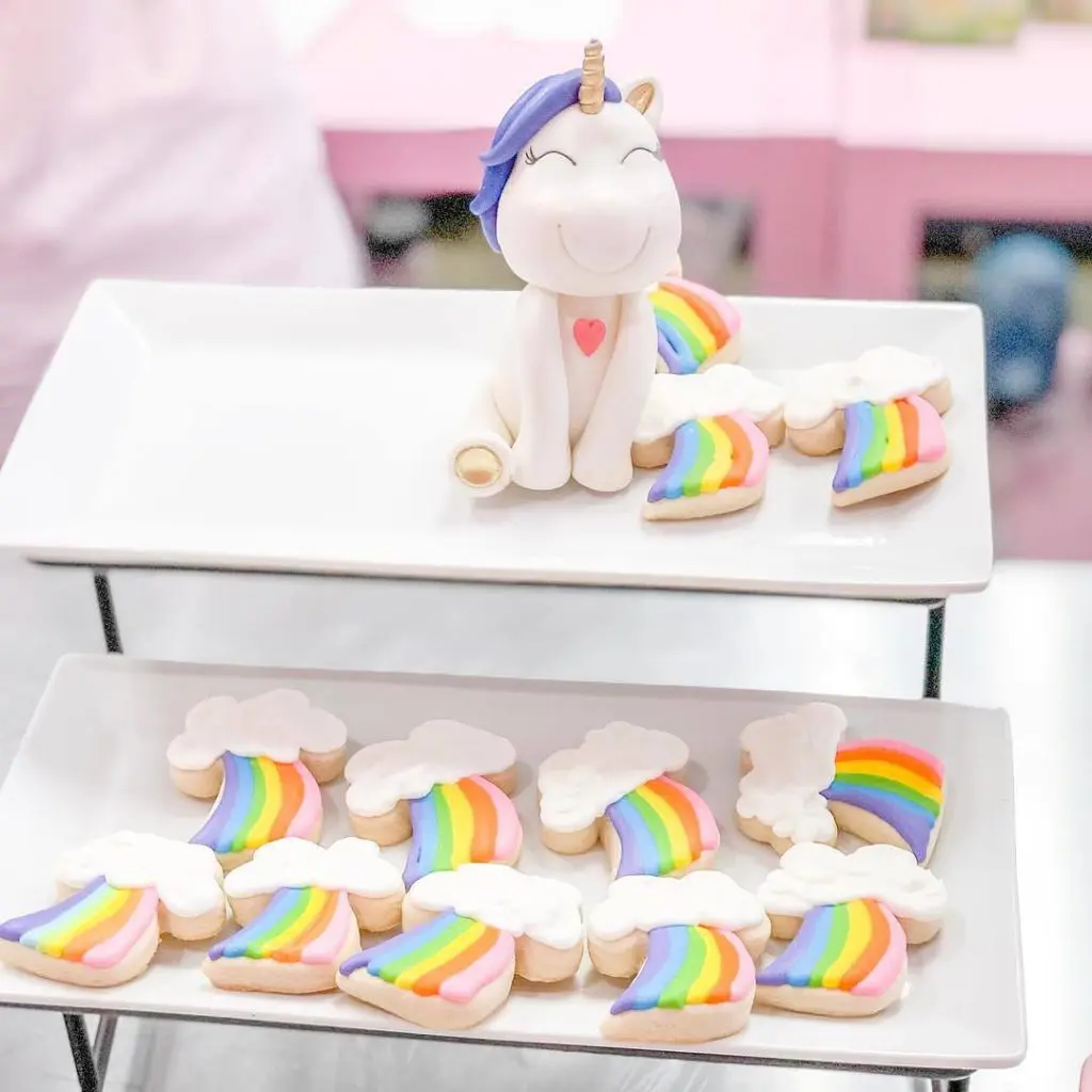 Unicorns come in all sizes. 