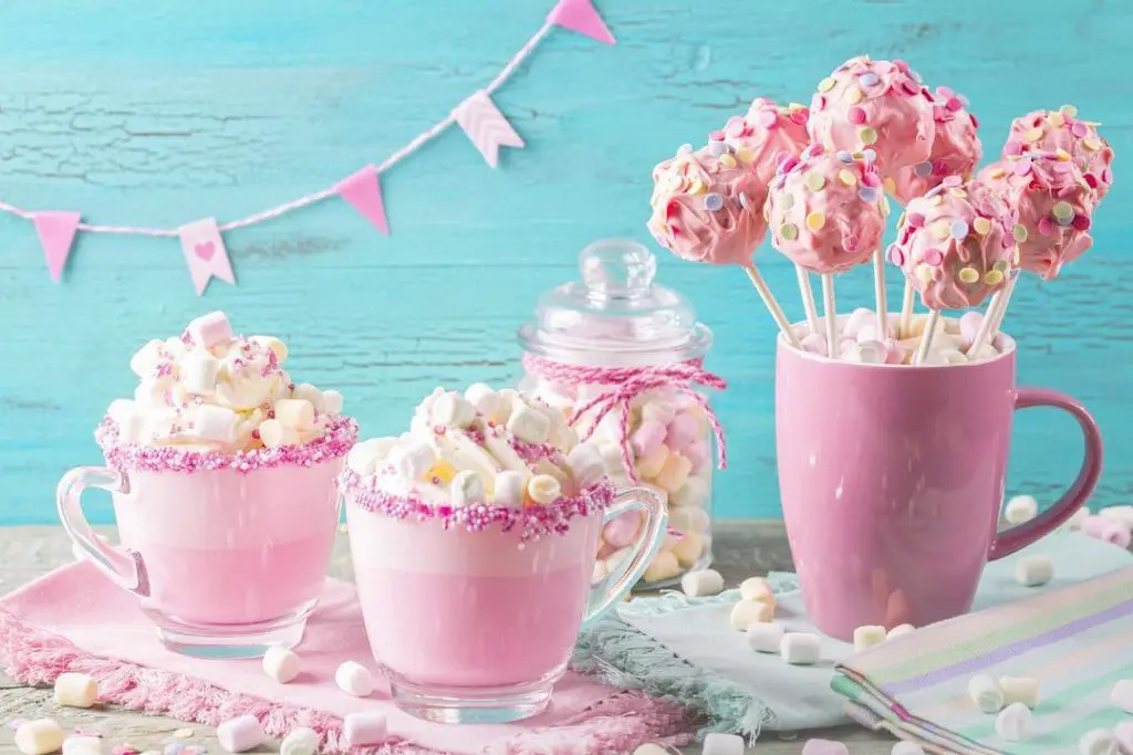The decor calls for pink, pink and more pink. 
