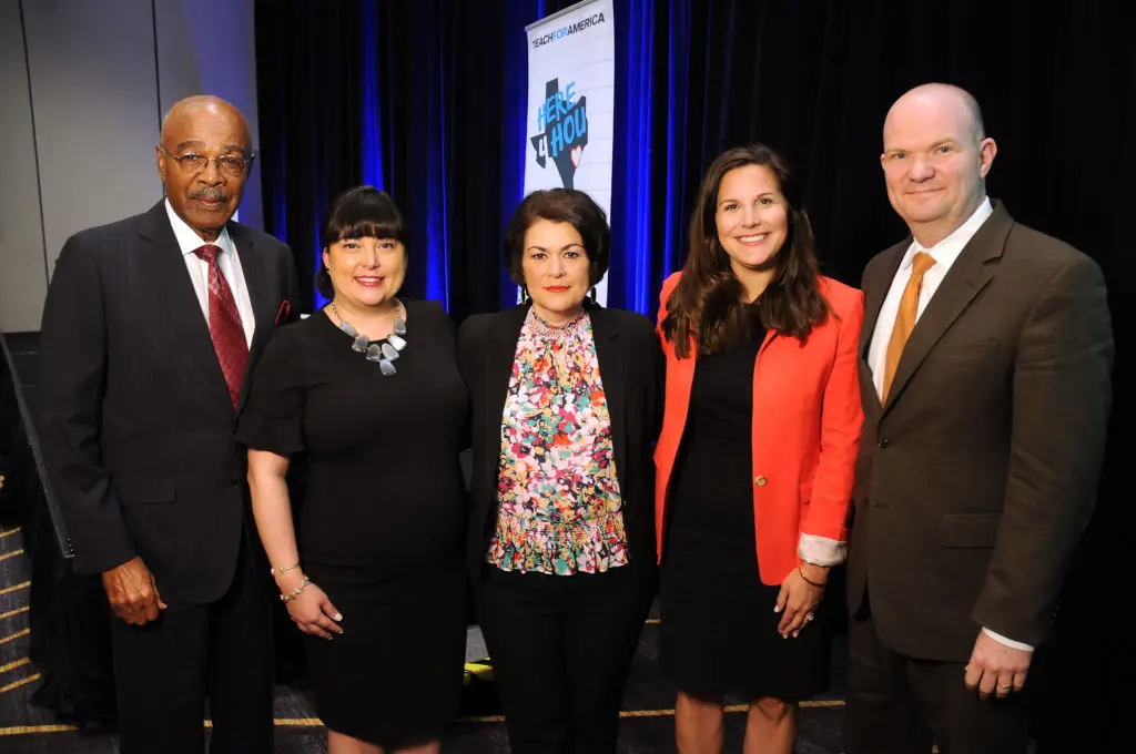 Rod Paige, Tiffany Needham, JoAnn Gama, Alex Hales Elizondo, Martin Winchester at the Teach for America 2019 Benefit Dinner.  (Dave Rossman Photo)