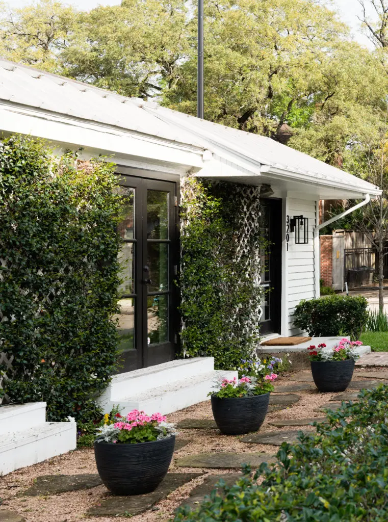 Clothing boutique Alchemia has a charming cottage fronting Westheimer at The Cottages at Matt Camron. (Photo by Jack Thompson)