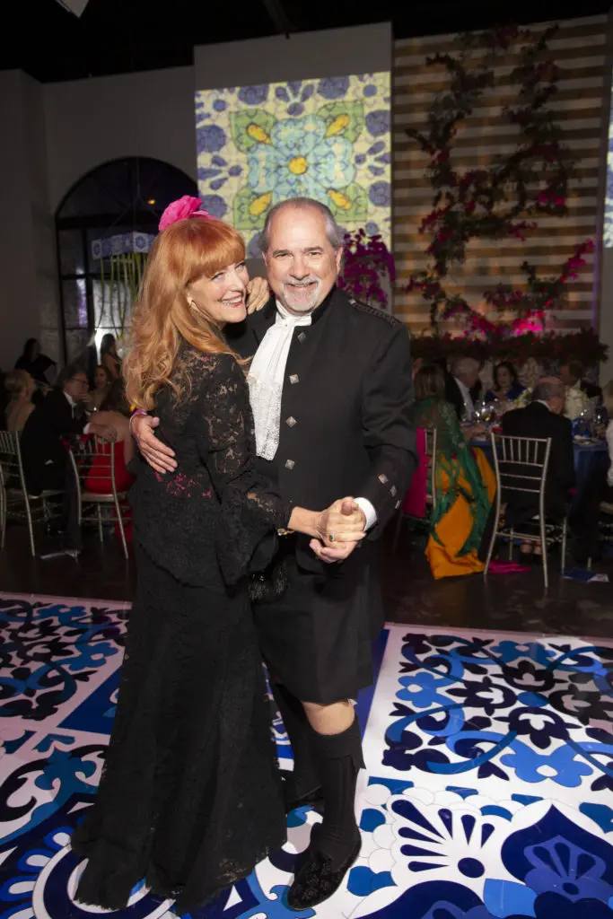 Gracie Cavnar, Bob Cavnar